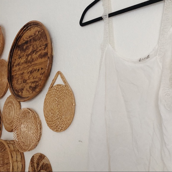 🚚 MOVING SALE! 🚚 White lace strap fp top - Picture 2 of 3